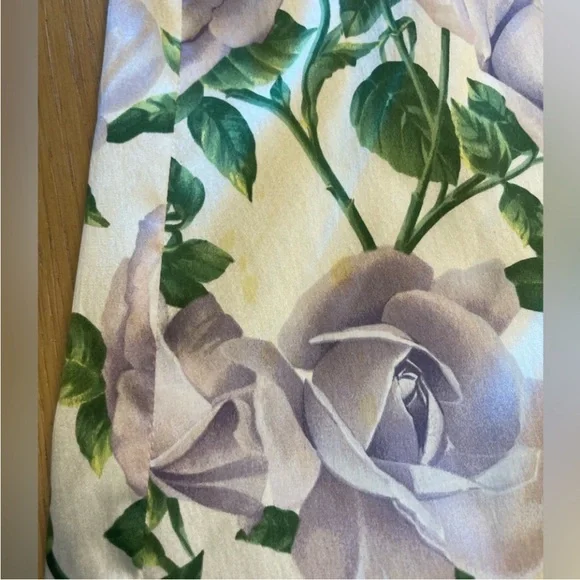 DOLCE & GABBANA SILK
STRETCH ROSE FLORAL PENCIL
SKIRT SIZE 44 - Picture 12 of 13